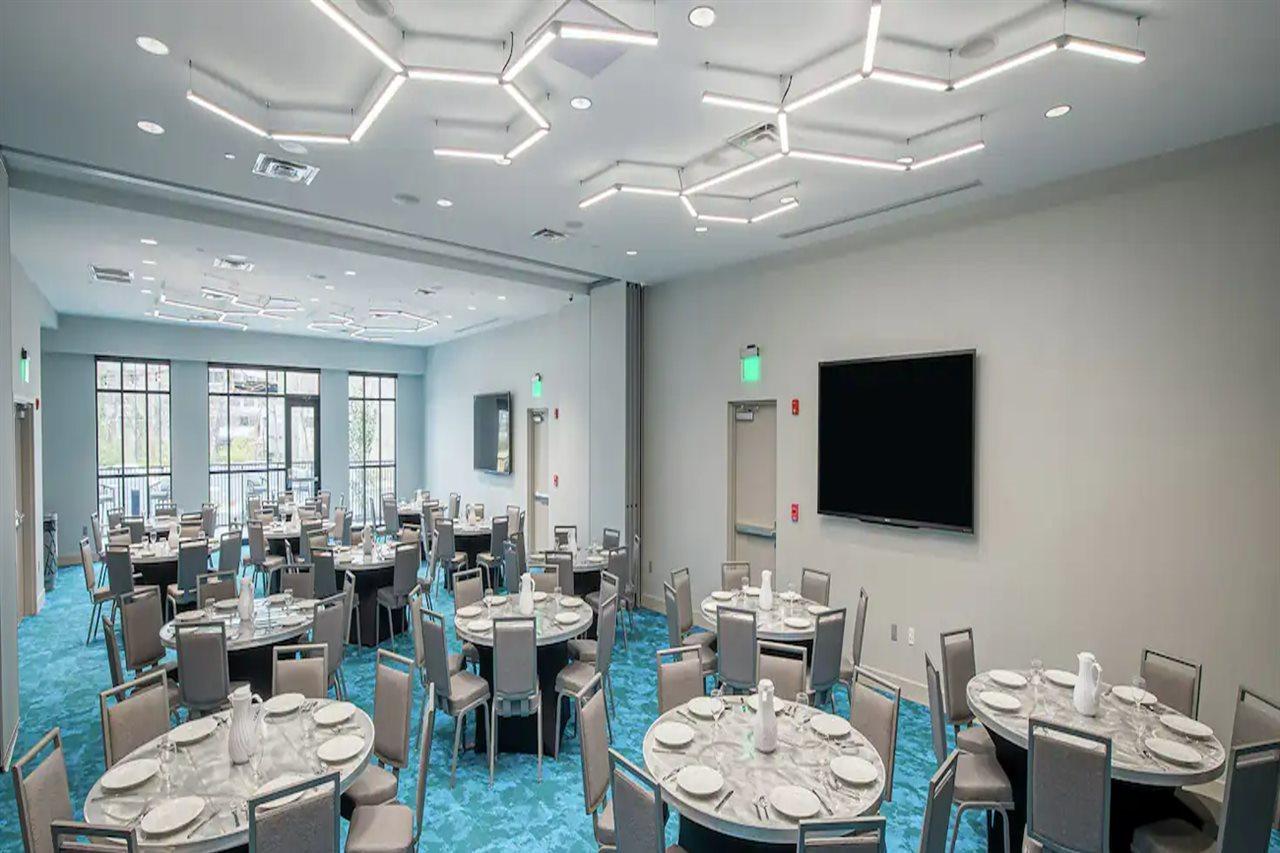 Hilton Garden Inn Pomona, Ca מראה חיצוני תמונה