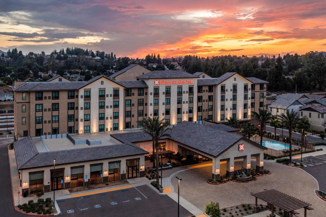 Hilton Garden Inn Pomona, Ca מראה חיצוני תמונה