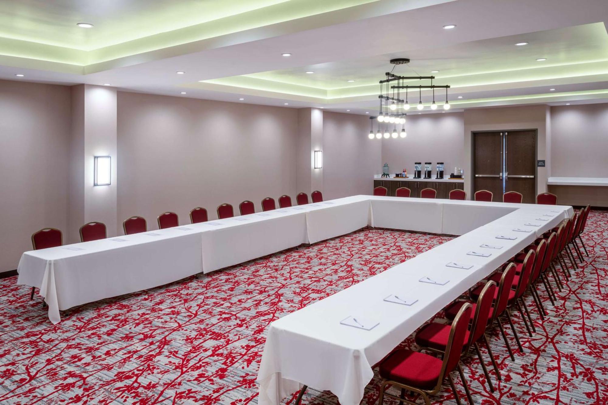 Hilton Garden Inn Pomona, Ca מראה חיצוני תמונה