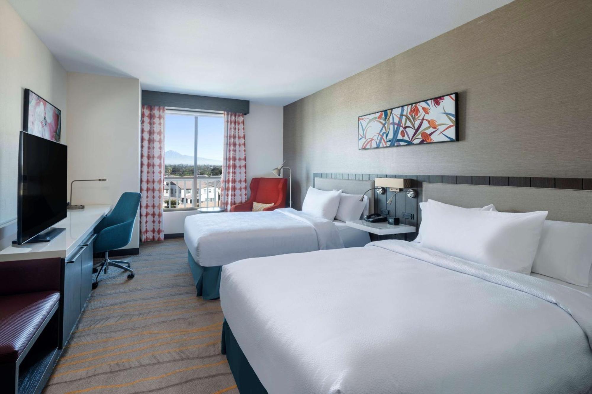 Hilton Garden Inn Pomona, Ca מראה חיצוני תמונה