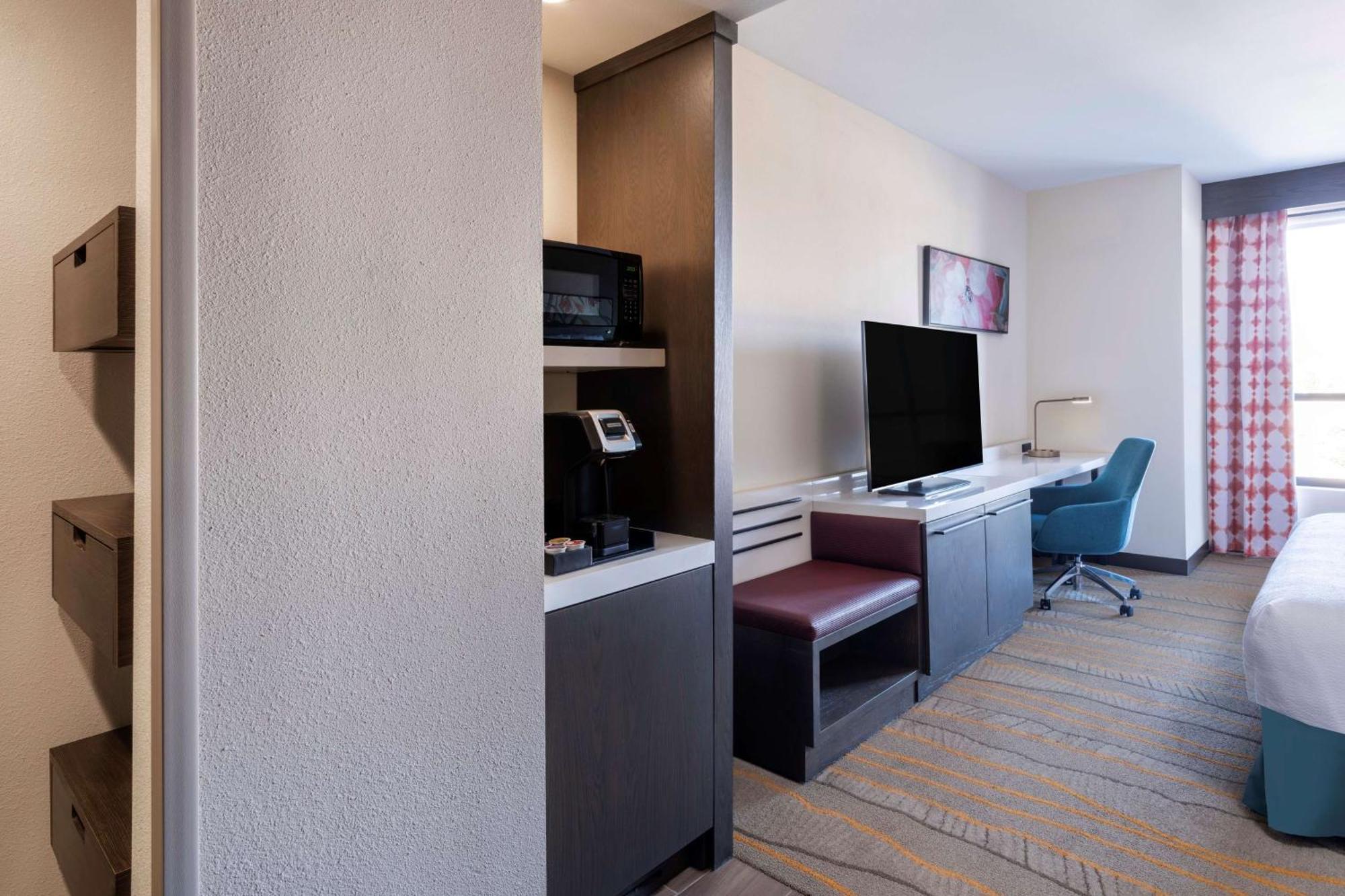 Hilton Garden Inn Pomona, Ca מראה חיצוני תמונה